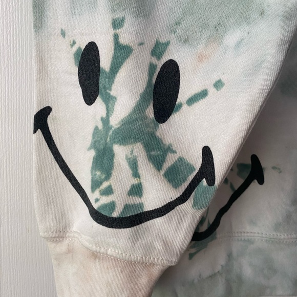NWT Market X Smiley sweatshirt - Picture 4 of 4